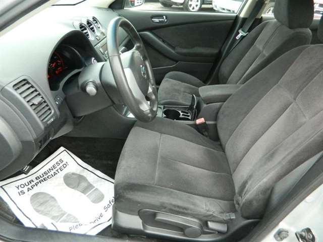 2009 Nissan Altima 2.5 4dr Sedan